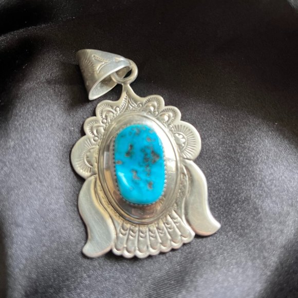 Vintage Sterling Silver Navajo blue turquoise pendant. - Picture 3 of 5
